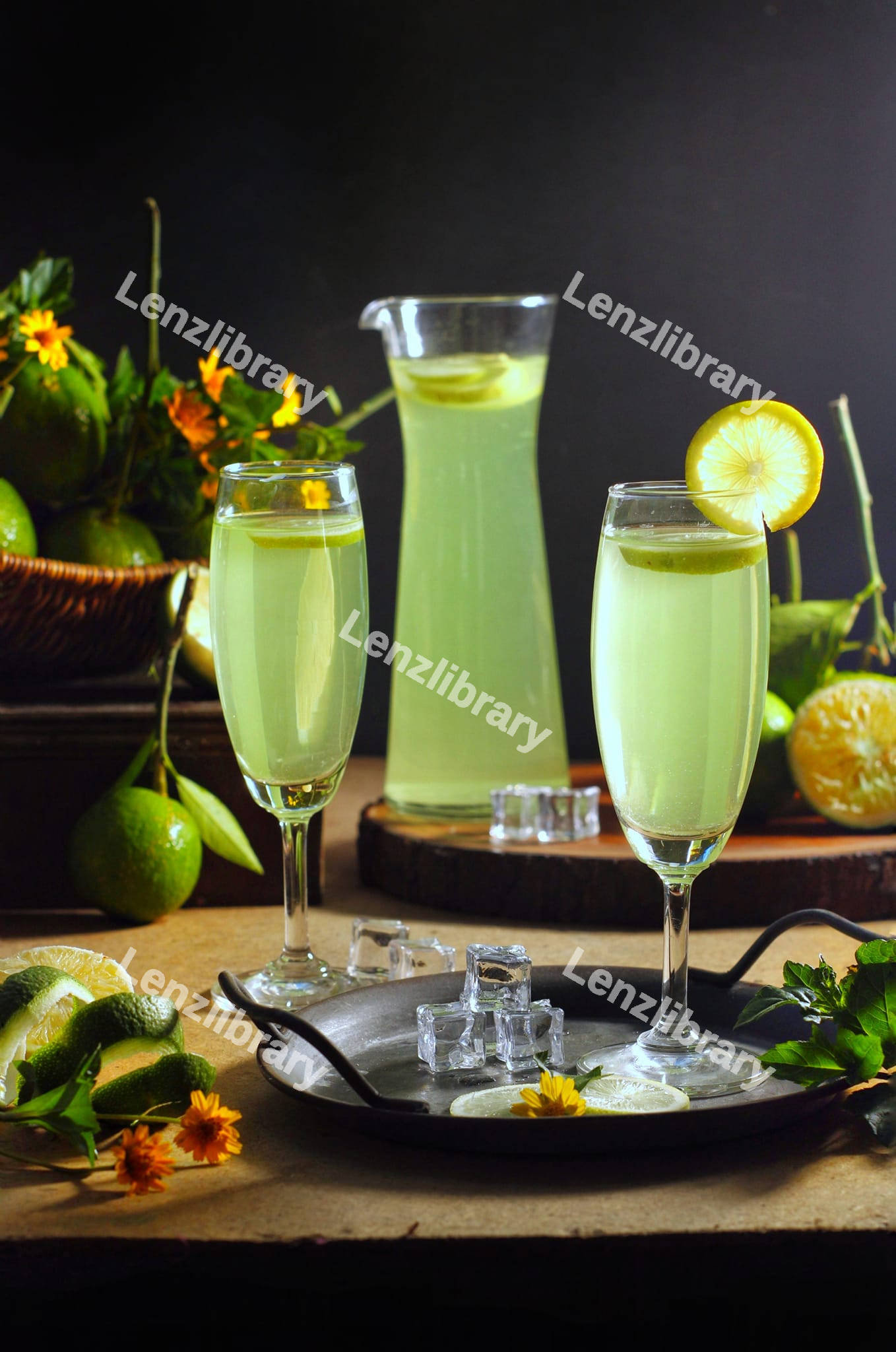Lemonade with lime slices